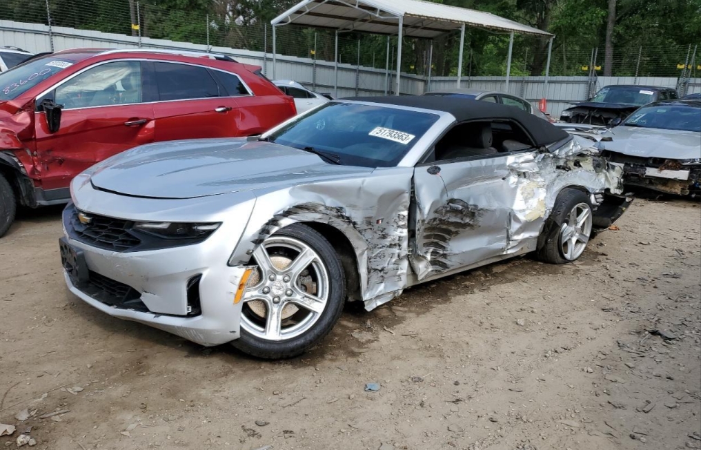 Chevrolet Camaro incidentata